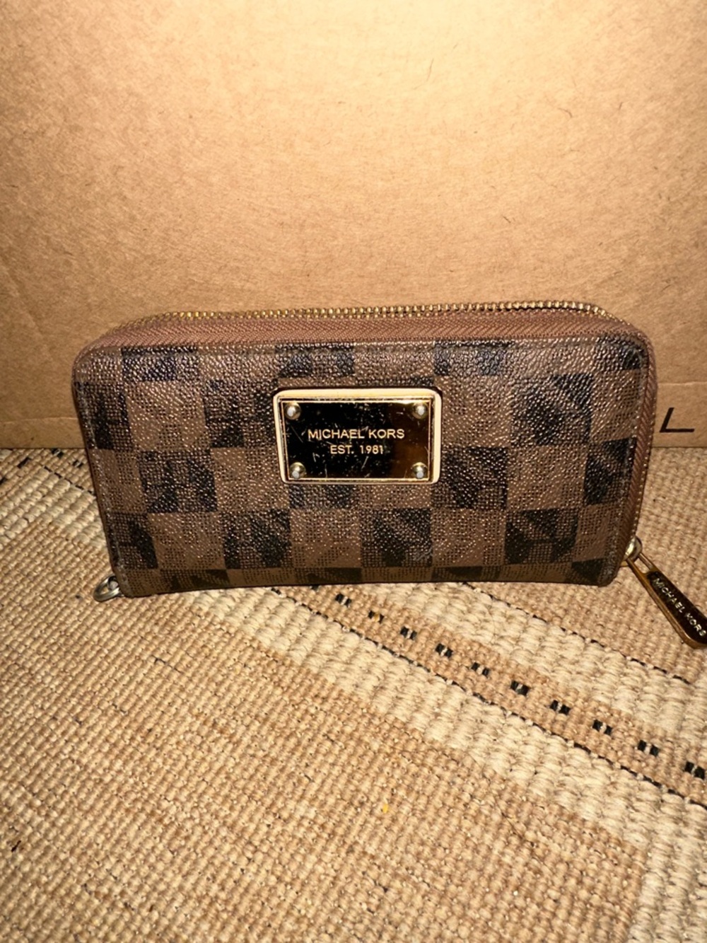 EUC Michael Kors Brown Checkerboard Zip Wallet EUC with Gold Plate